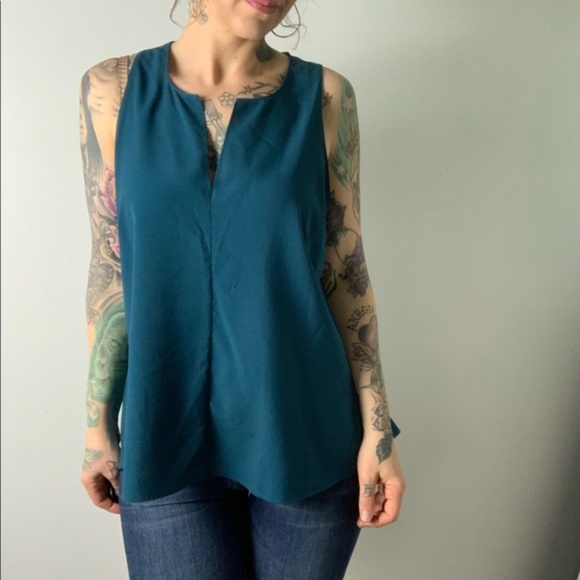 BANANA REPUBLIC Split Neck Top in Legion Blue - Picture 4 of 6